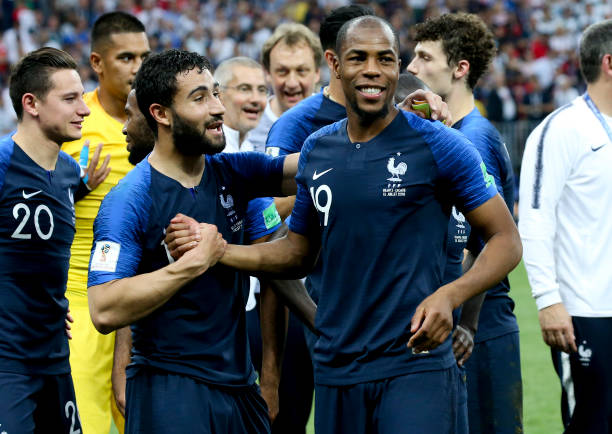 他多次凭借 他多次凭借